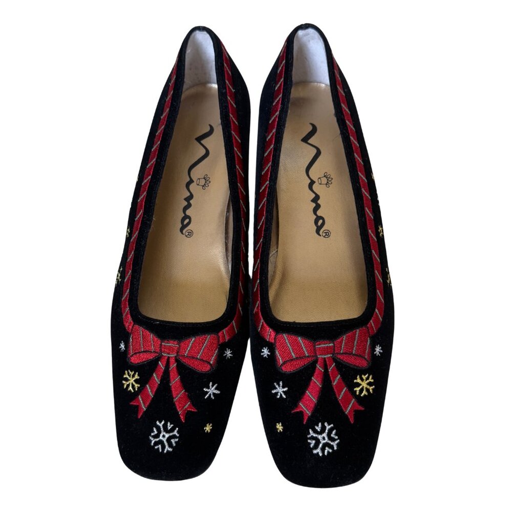 Vintage Holiday Bow Embroidered Black Velvet Flats – Size 7 – Festive Snowflake